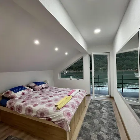 Tatil Evi Vikendica Teodora - *