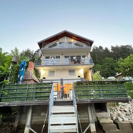 Vikendica Teodora - *