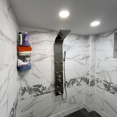 Vikendica Teodora - *