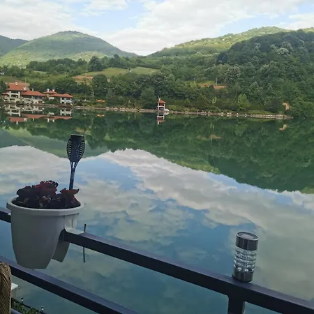 Vikendica Teodora - * Zvornik